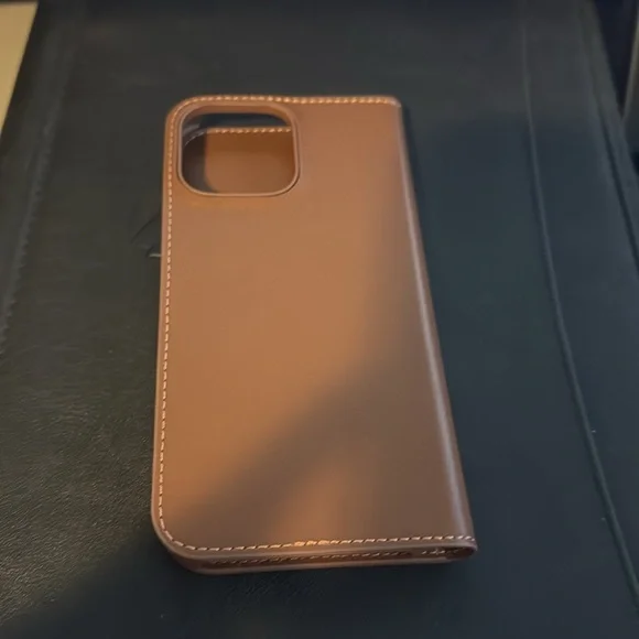 Coach iPhone 16 Pro Max case new book style - Picture 3 of 3